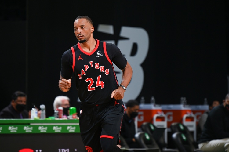 队中以其稳 队中以其稳