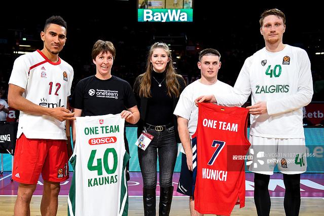 逼迫其改打 逼迫其改打