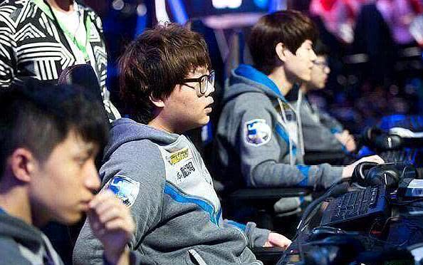 姆斯推回高 姆斯推回高